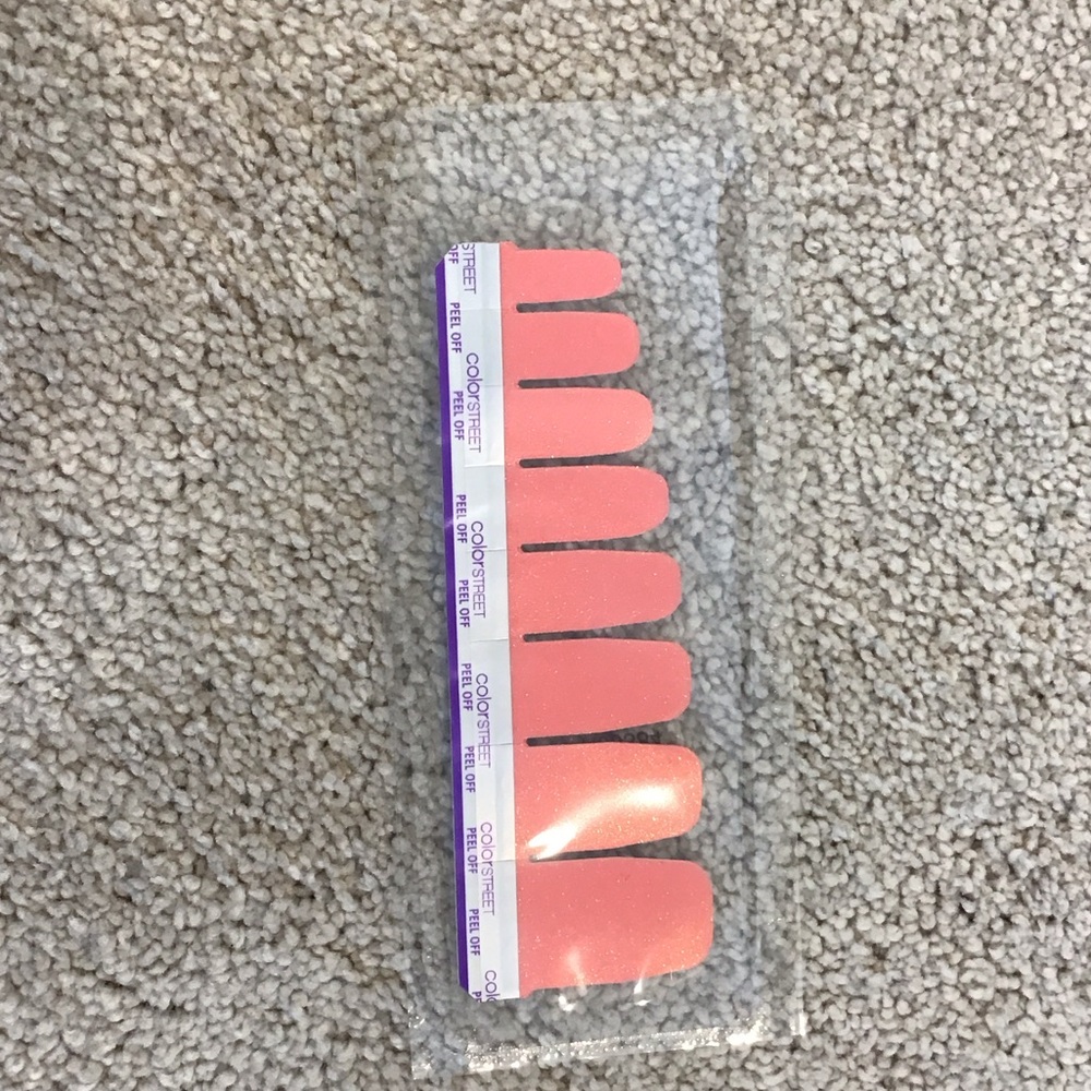 Color Street Coral Press-On Nails